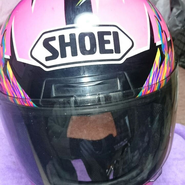 値下げ中！SHOEI  バイクヘルメット、派手です‼ 自動車/バイクのバイク(パーツ)の商品写真