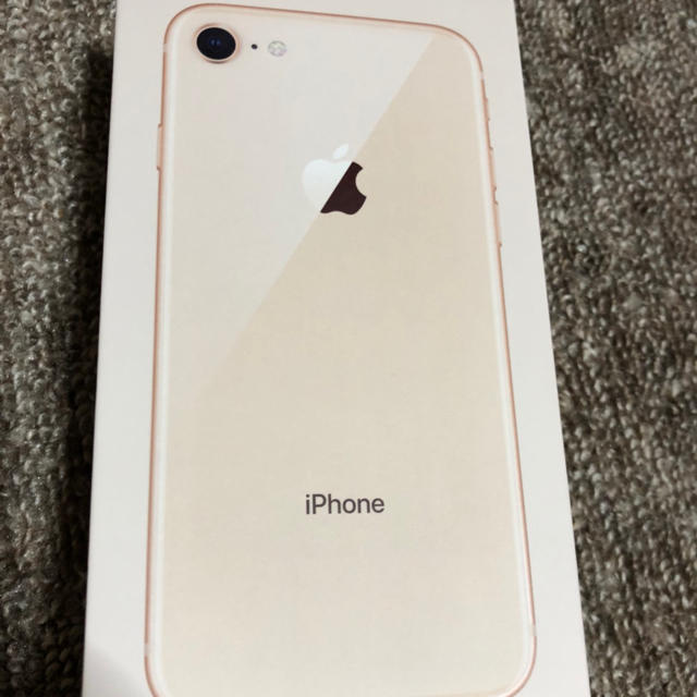 Apple(アップル)のiPhone8 本体 スマホ/家電/カメラのスマートフォン/携帯電話(スマートフォン本体)の商品写真