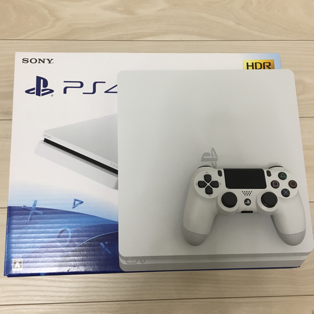 PlayStation4(プレイステーション4)のPS4 本体 エンタメ/ホビーのゲームソフト/ゲーム機本体(家庭用ゲーム機本体)の商品写真