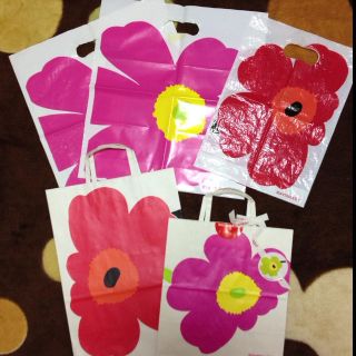 マリメッコ(marimekko)のmarimekko紙袋2枚(ビニールなし(ショップ袋)