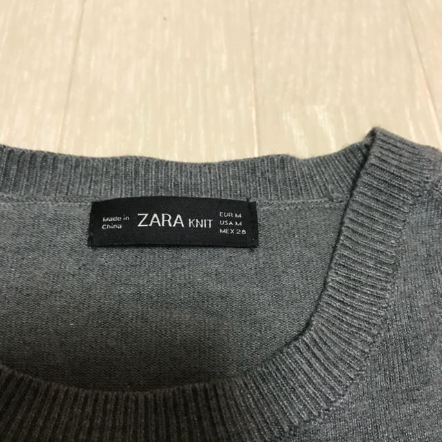 ZARA(ザラ)のzara ザラ ☆ ゴールド ボタン ニット レディースのトップス(ニット/セーター)の商品写真