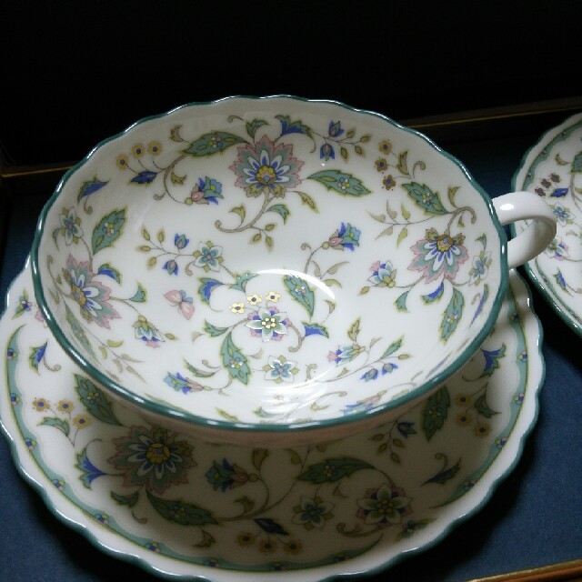 ☆最終お値下げ‼☆ノリタケ ボーンチャイナ☆ティーカップ&ソーサー