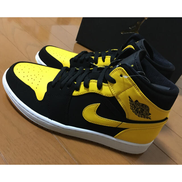 NIKE(ナイキ)のNIKE aj1MID NEW LOVE2017【入手困難!!size27.5】 メンズの靴/シューズ(スニーカー)の商品写真