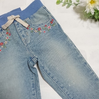 ベビーギャップ(babyGAP)のbabyGAP☆ジーンズ 花柄刺繍 90(Tシャツ/カットソー)