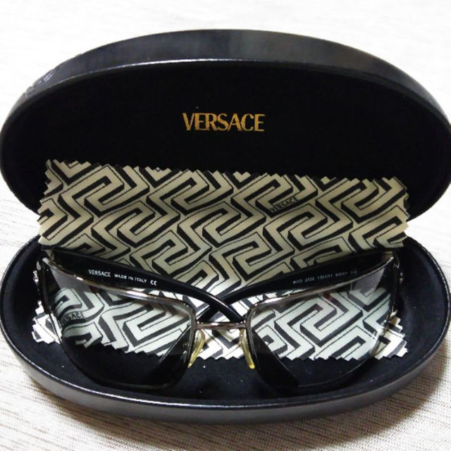 VERSACE(ヴェルサーチ)のヴェルサーチ メデューサロゴサングラス メンズのファッション小物(サングラス/メガネ)の商品写真