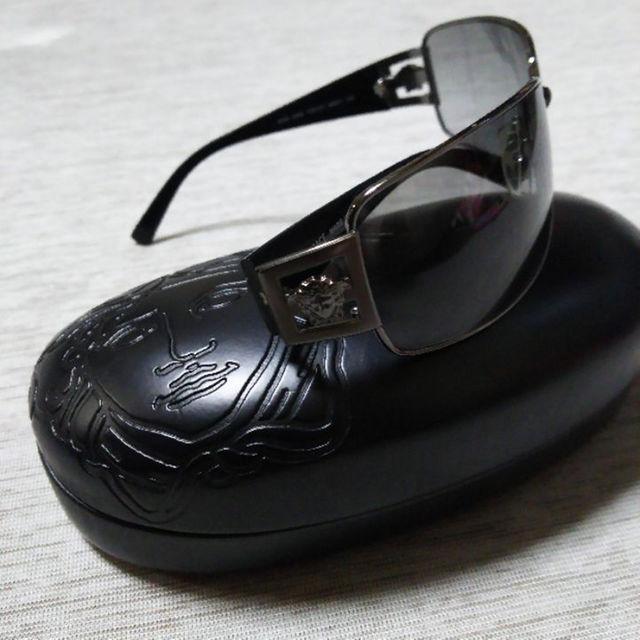 VERSACE(ヴェルサーチ)のヴェルサーチ メデューサロゴサングラス メンズのファッション小物(サングラス/メガネ)の商品写真