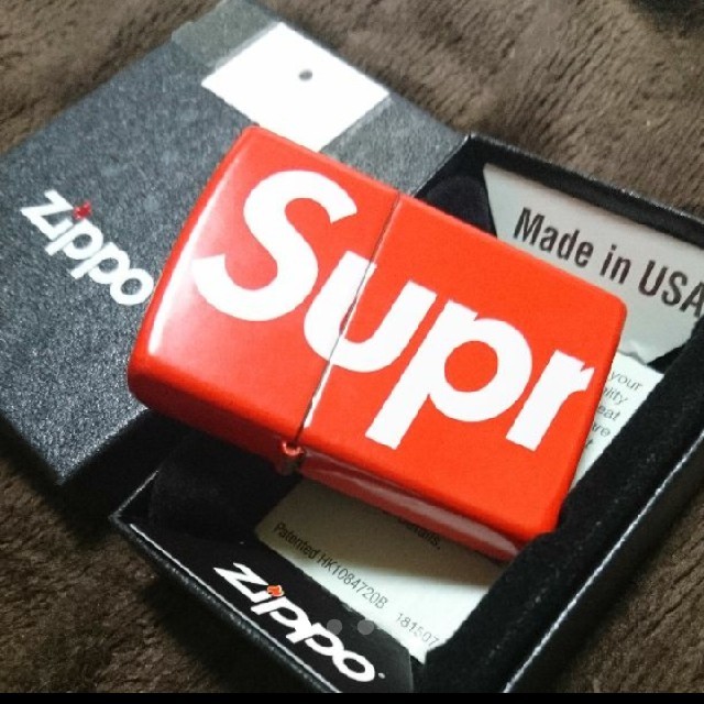 Supreme zippo 18ss