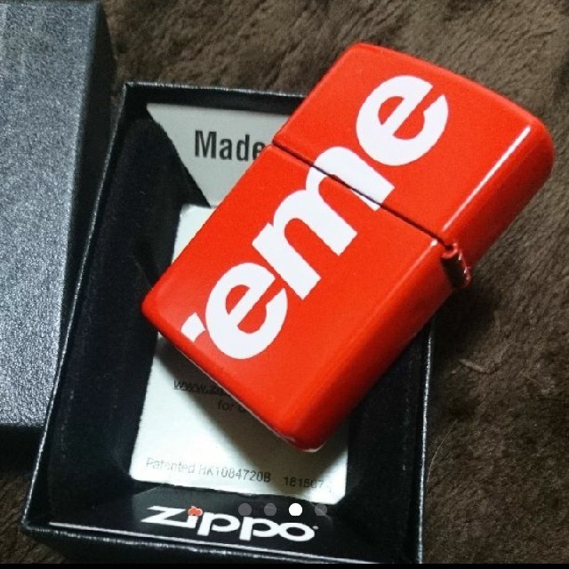 Supreme zippo 18ss