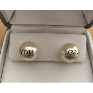 エモダ(EMODA)のEMODA/エモダ/ピアス/LOVE YOU/大粒/パール/アクセサリー/美品(ピアス)