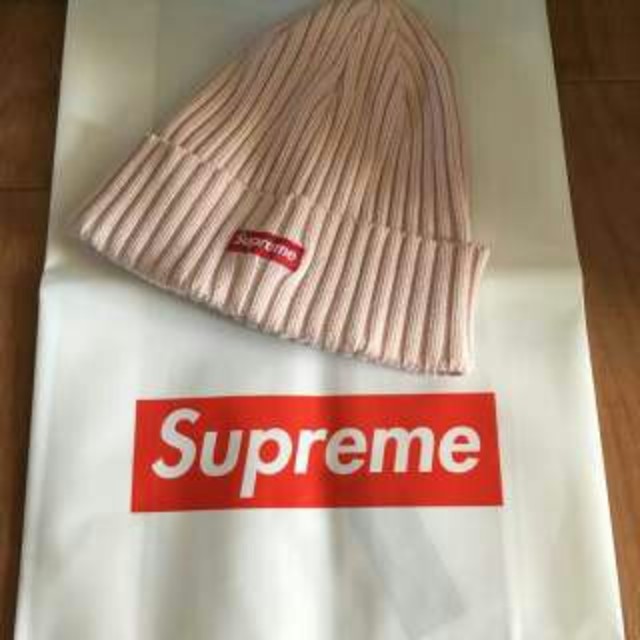 Supreme(シュプリーム)のシュプリーム ビーニー ピンク 専用 メンズの帽子(ニット帽/ビーニー)の商品写真