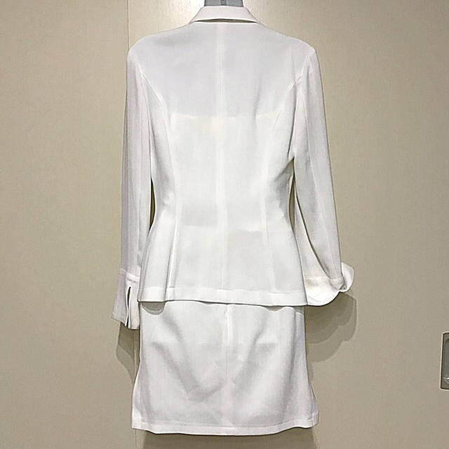 美品 ブランド【R 】スーツ ホワイト×ストライプ3ピーススーツSサイズ