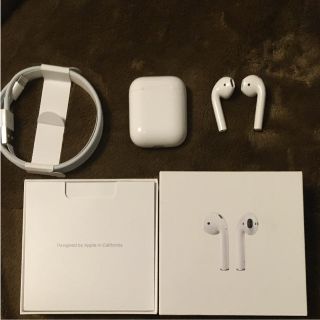 アップル(Apple)のAirPods(ヘッドフォン/イヤフォン)