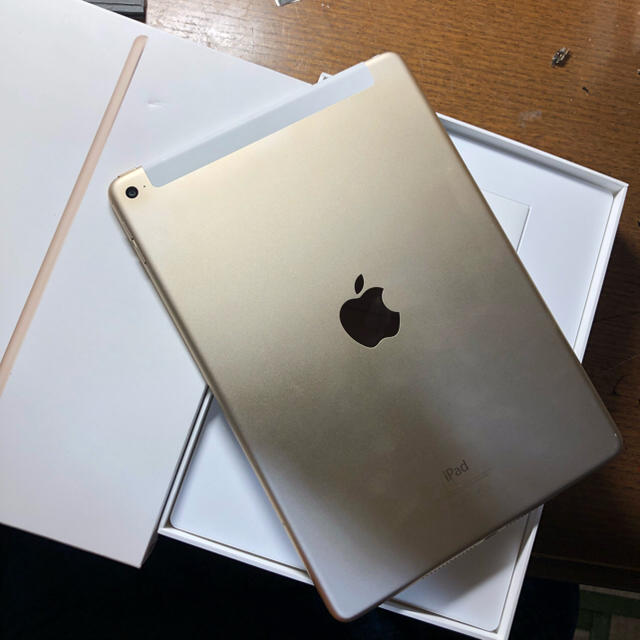 (美品)iPad air2 64gb ゴールドソフトバンク 白ロム