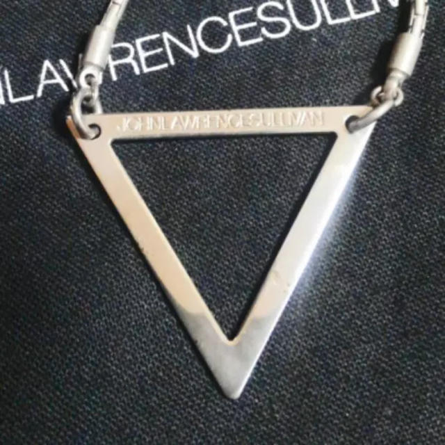 JOHN LAWRENCE SULLIVAN(ジョンローレンスサリバン)のJohn Lawrence Sullivan トライアングルネックレス メンズのアクセサリー(ネックレス)の商品写真