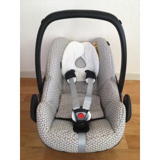 マキシコシ(Maxi-Cosi)の【美品】マキシコシ ペブル グラフィッククリスタル(自動車用チャイルドシート本体)