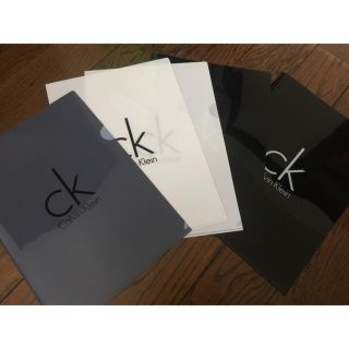 カルバンクライン(Calvin Klein)のCalvinKlein A4ファイル 白 黒 グレー(クリアファイル)