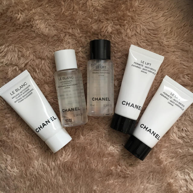 CHANEL(シャネル)のCHANEL サンプル ひとみーな様専用 コスメ/美容のキット/セット(サンプル/トライアルキット)の商品写真