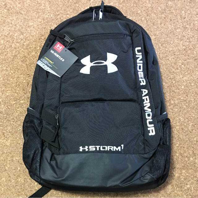 UNDER ARMOUR(アンダーアーマー)のアンダーアーマー  リュックサック  31Ｌ  ブラック  通学 スポーツ 通勤 メンズのバッグ(バッグパック/リュック)の商品写真