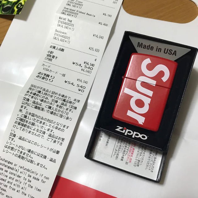 Supreme(シュプリーム)の山田様専用☆18ss☆新品未使用Supreme完売品 Logo Zippo 赤 メンズのファッション小物(タバコグッズ)の商品写真