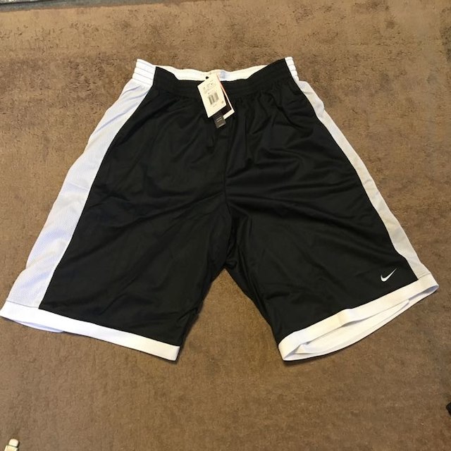 NIKE(ナイキ)のNIKE fit dry メンズ リバーシブル XL3 新品 メンズのパンツ(ショートパンツ)の商品写真