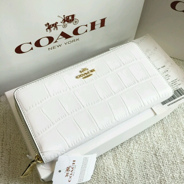 COACH(コーチ)のCOACH長財布 コーチ正規品 F53836 ホワイト 女性用財布 新品未使用 レディースのファッション小物(財布)の商品写真