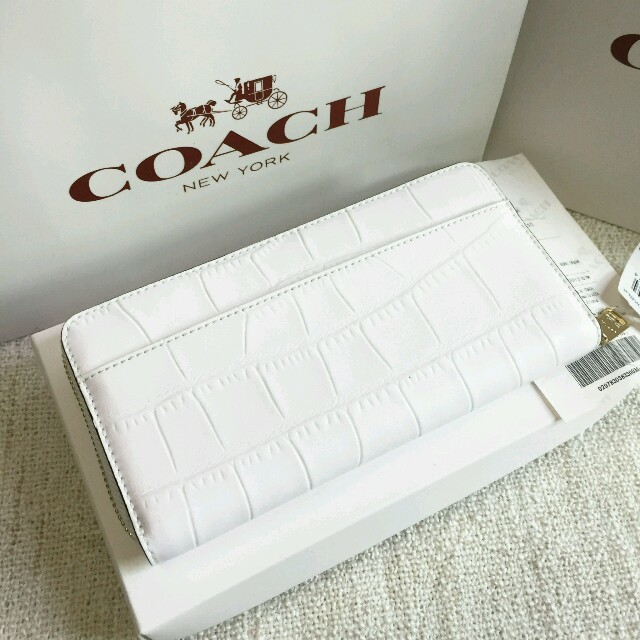 COACH(コーチ)のCOACH長財布 コーチ正規品 F53836 ホワイト 女性用財布 新品未使用 レディースのファッション小物(財布)の商品写真