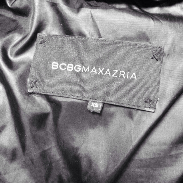 BCBGMAXAZRIA(ビーシービージーマックスアズリア)のファー付きダウンコート レディースのジャケット/アウター(ダウンコート)の商品写真