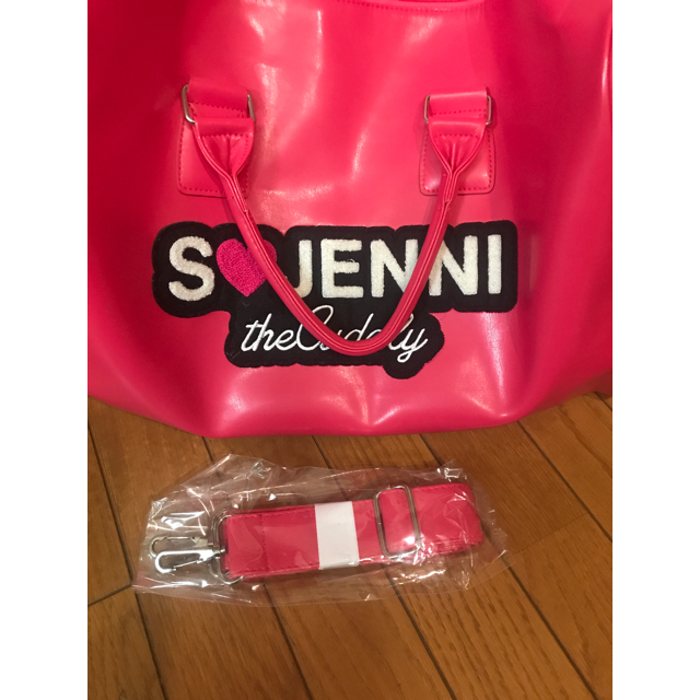 JENNI(ジェニィ)のJENNI☆ジェニィボストンバック新品(RONIロニィアースマジック修学旅行 レディースのバッグ(ボストンバッグ)の商品写真