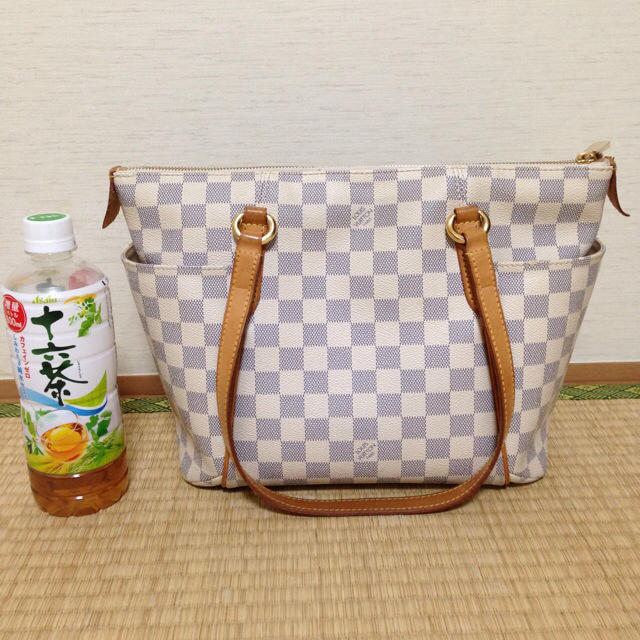 消費税無し VUITTON LOUIS - バッグ♡ 【確実正規品】ヴィトンアズール トートバッグ 消費税無し VUITTON LOUIS - バッグ♡ 【確実正規品】ヴィトンアズール トートバッグ