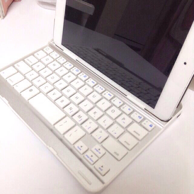 iPad miniキーボードケース☆ スマホ/家電/カメラのスマホアクセサリー(モバイルケース/カバー)の商品写真