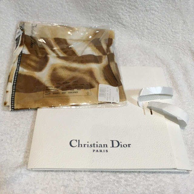Christian Dior(クリスチャンディオール)のChristian Diorスカーフ ブラウン アニマル柄 レディースのファッション小物(バンダナ/スカーフ)の商品写真