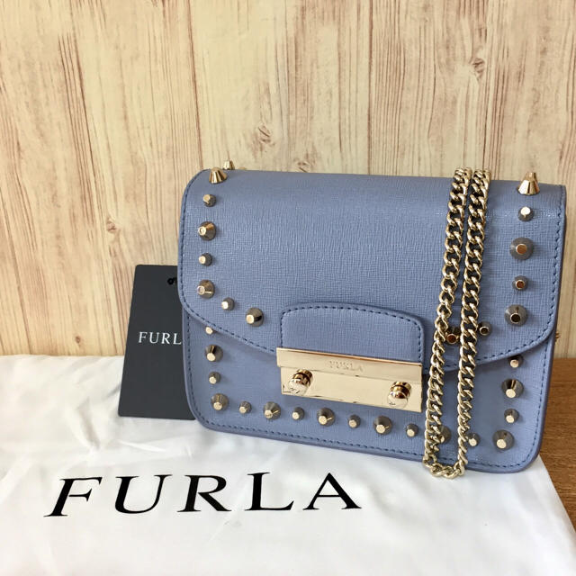 新品 フルラ 日本未入荷 スタッズ チェーンショルダーバッグ テンペスタ レア | フリマアプリ ラクマ