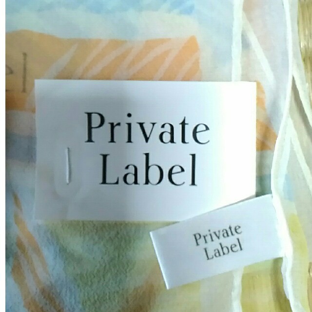 PRIVATE LABEL(プライベートレーベル)のお値下げ！スカーフショール　絹100%　Private Label レディースのファッション小物(バンダナ/スカーフ)の商品写真