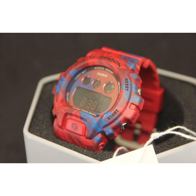 G-SHOCK(ジーショック)の【新品】カシオ ジーショック Sシリーズ レッド&ブルーカモフラージュ メンズの時計(腕時計(デジタル))の商品写真