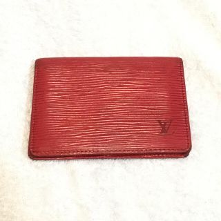 ルイヴィトン(LOUIS VUITTON)の複数割★LOUIS VUITTON 二つ折りパスケース エピ 赤(名刺入れ/定期入れ)