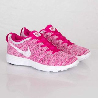 ナイキ(NIKE)のNIKE WMNS FLYKNIT TRAINER FIREBERRY 28.5(スニーカー)