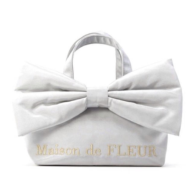 Maison de FLEUR(メゾンドフルール)の❤️完売❤️【メゾンドフルール】  ビッグリボントートバッグ(サックスブルー) レディースのバッグ(トートバッグ)の商品写真