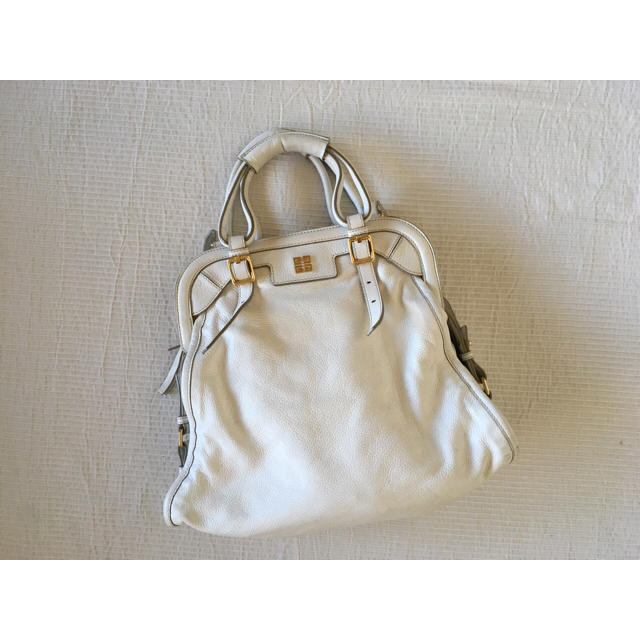 ☆GIVENCHY☆ジバンシー☆レザーバッグ ショルダーバッグ ホワイト ☆GIVENCHY☆ジバンシー☆レザーバッグ ショルダーバッグ ホワイト