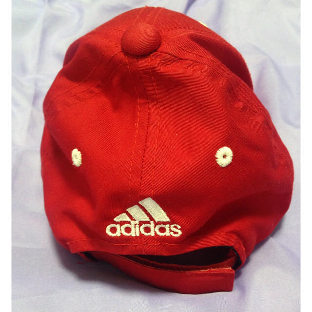 adidas(アディダス)のアディダス キャップ 赤 レディースの帽子(キャップ)の商品写真