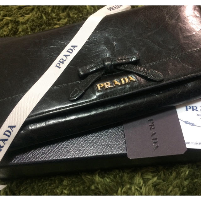 PRADA(プラダ)のPRADA 長財布 希少モデル 定価80,000円 レディースのファッション小物(財布)の商品写真