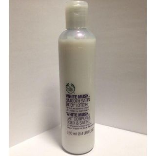 ザボディショップ(THE BODY SHOP)のWHITE MUSK SMOOTH SATIN BODY LOTION250ml(ボディローション/ミルク)