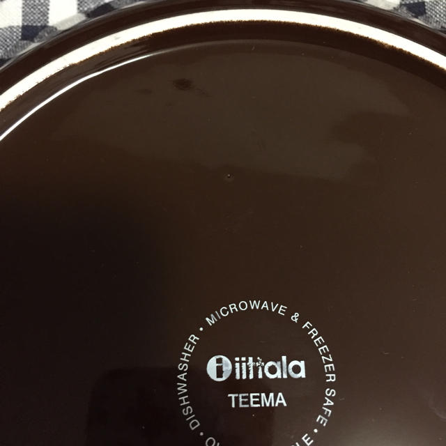 iittala(イッタラ)のイッタラ ティーマ  ブラウン 21cm 2枚 インテリア/住まい/日用品のキッチン/食器(食器)の商品写真