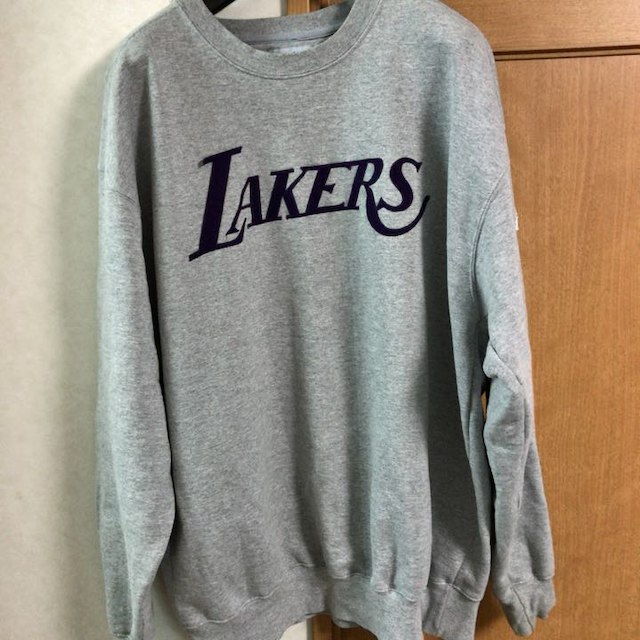 Majestic(マジェスティック)のmajestic製 NBA LAKERS スウェット スポーツ/アウトドアのスポーツ/アウトドア その他(バスケットボール)の商品写真