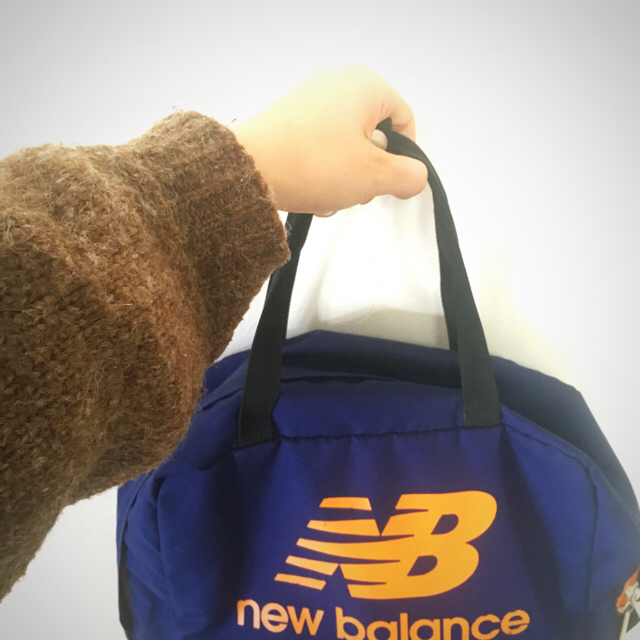 New Balance(ニューバランス)のニューバランス リュック ネイビー レディースのバッグ(リュック/バックパック)の商品写真