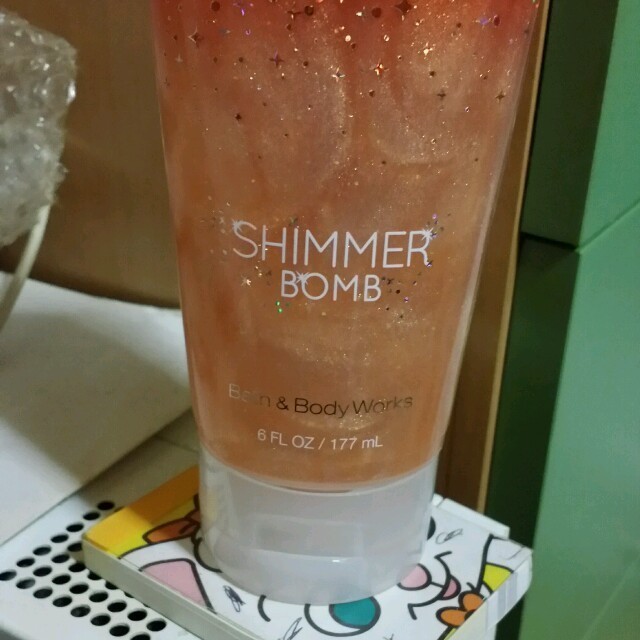 Bath & Body Works - ラメ入りボディクリームの通販 by MYK's shop｜バスアンドボディーワークスならラクマ