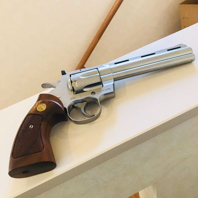 素晴らしい価格 希少木製グリップ付 コルトパイソン後期型 マルイガス