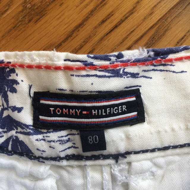 TOMMY HILFIGER(トミーヒルフィガー)のトミーヒルフィガー80短パン キッズ/ベビー/マタニティのベビー服(~85cm)(パンツ)の商品写真