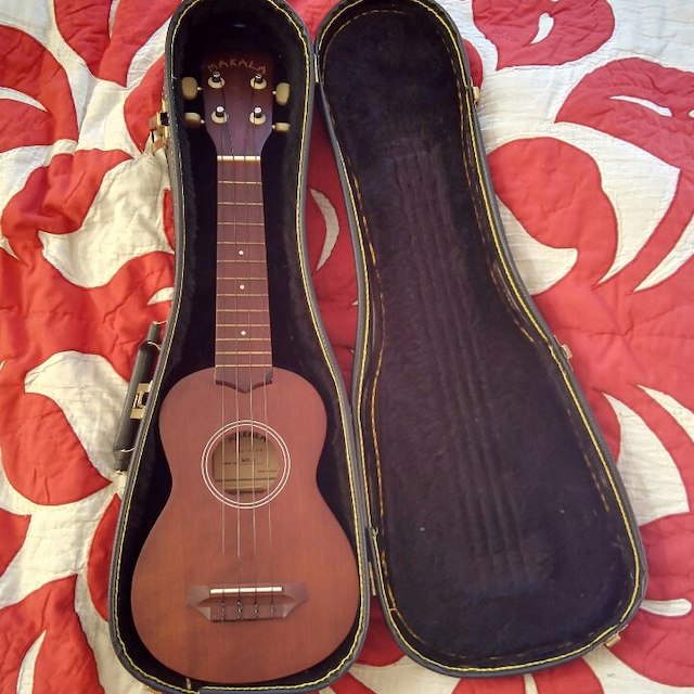 ウクレレ　中古　ハワイ購入 楽器の弦楽器(その他)の商品写真