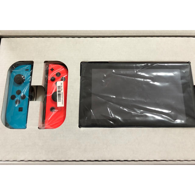 Nintendo Switch(ニンテンドースイッチ)の【任天堂スイッチ 本体 中古 スタンド付き 送料込み早い者勝ち！】 エンタメ/ホビーのゲームソフト/ゲーム機本体(家庭用ゲーム機本体)の商品写真