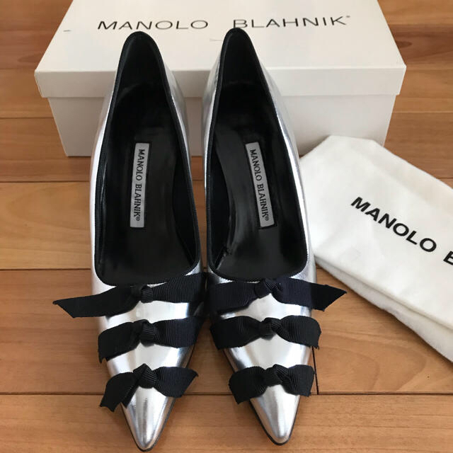 MANOLO BLAHNIK(マノロブラニク)の美品 マノロブラニクパンプス レディースの靴/シューズ(ハイヒール/パンプス)の商品写真